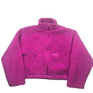 Nike Women’s Swoosh Sherpa Fleece Jacket Size S Magenta Pink Cropped Activewear